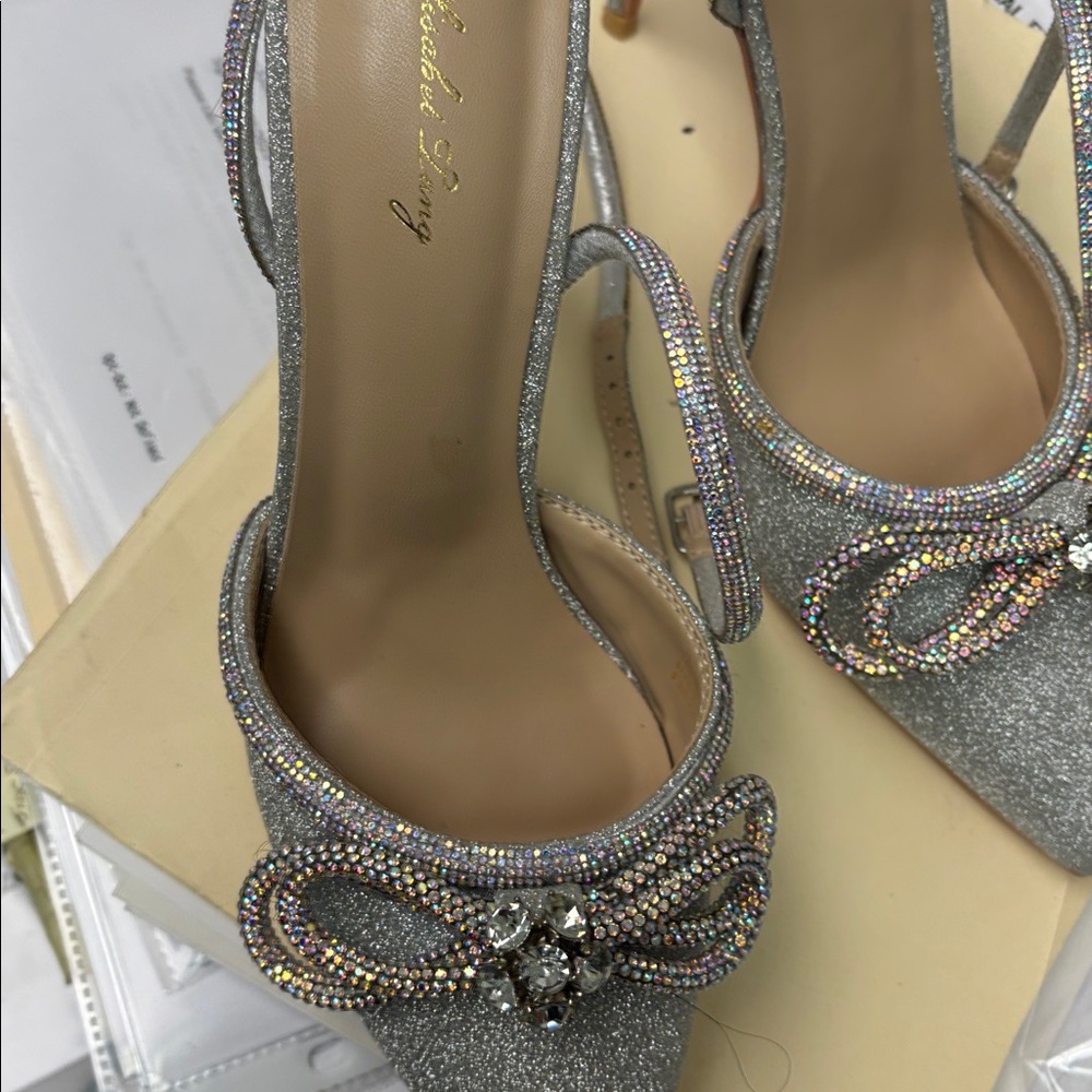 Chic Silver Heels with Rhinestone Bow - Picture 2 of 7